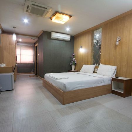 Khon Kaen Ruenrom Hotel Exterior foto